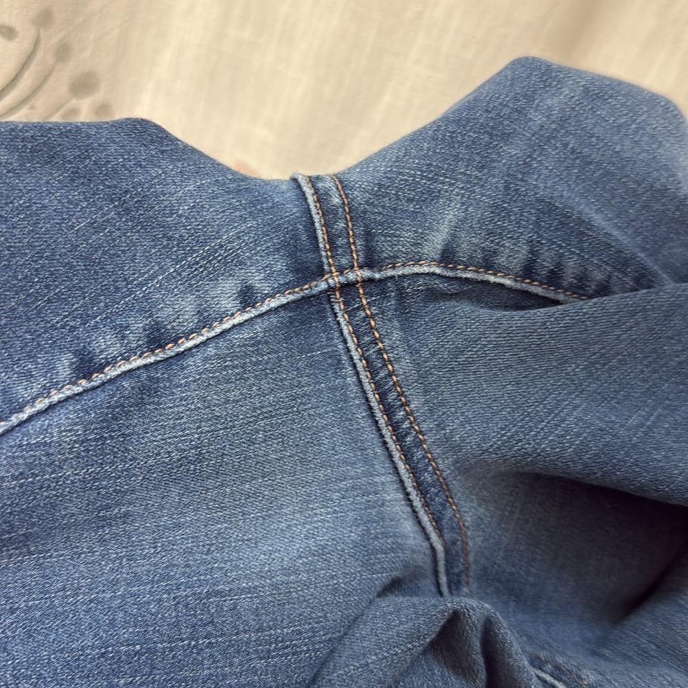 Women’s American Eagle Outfitters Curvy Hi-Rise Jegging Distressed Jean. 4 Short - Picture 14 of 14